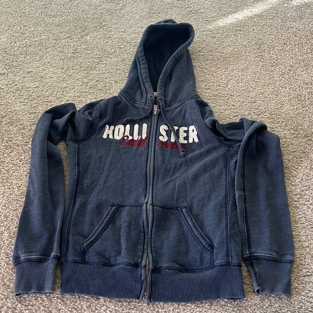 Hollister women’s size m navy blue zip hoodie